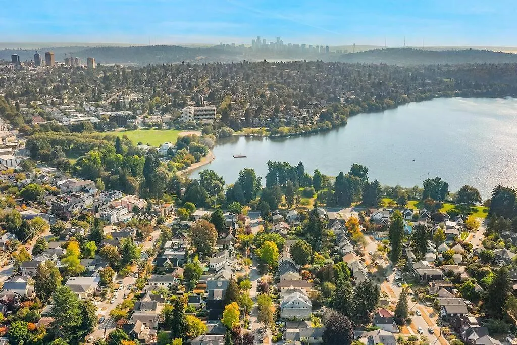 Sunnyside Studio On Green Lake Seattle 0*,  United States