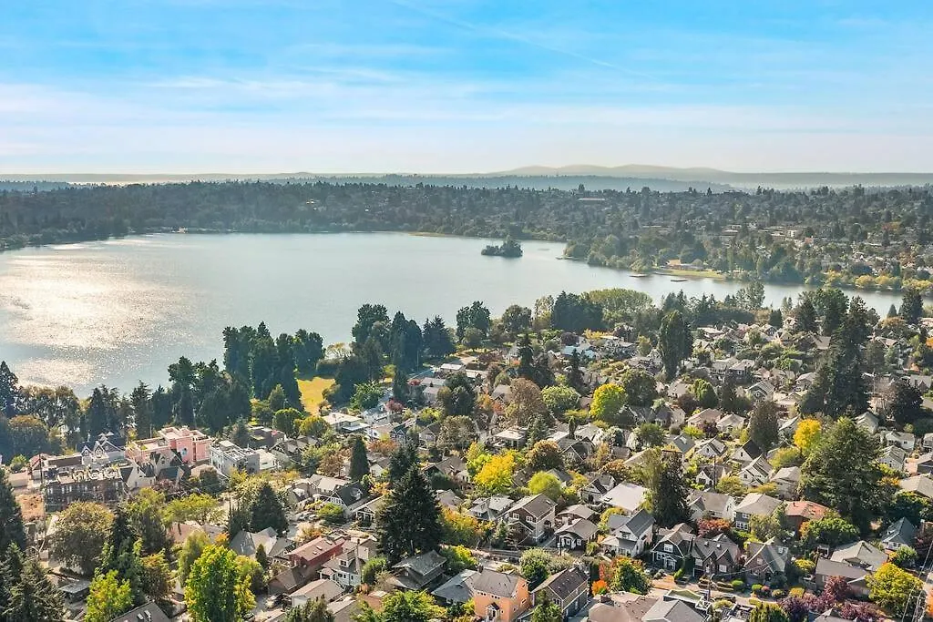Sunnyside Studio On Green Lake Seattle